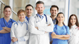 El impacto de la Norma ISO 7101 en el sector salud, compromiso y sostenibilidad